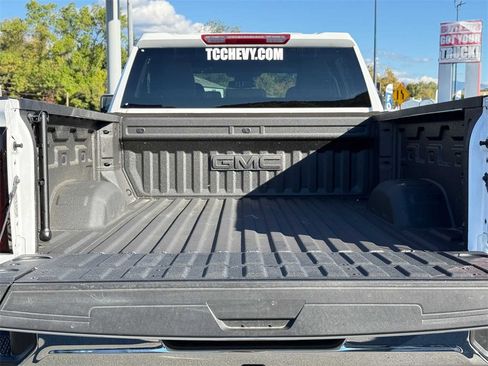 Used 2024 GMC Sierra 2500 SLT image 14