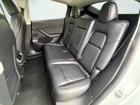 Used 2022 Tesla Model Y Performance image 19