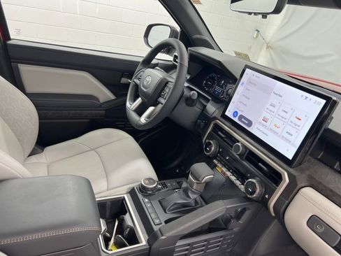 Used 2025 Toyota Tacoma Limited image 24