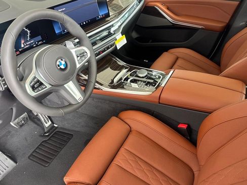New 2026 BMW X7 xDrive40i w/ M Sport Package AWD/4WD image 4