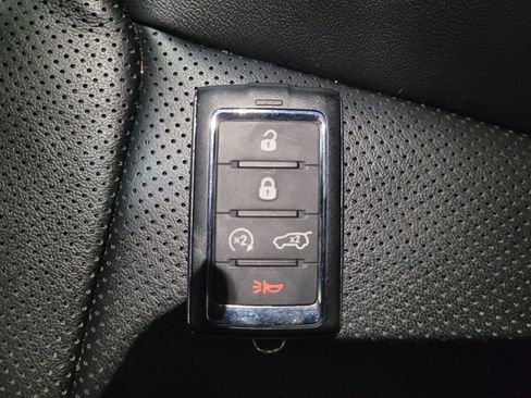 Used 2022 Jeep Grand Cherokee Limited 4xe w/ Luxury Tech Group II AWD/4WD image 32