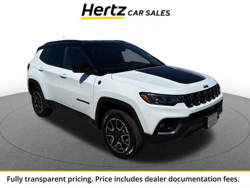 Used 2025 Jeep Compass Trailhawk AWD/4WD image 1