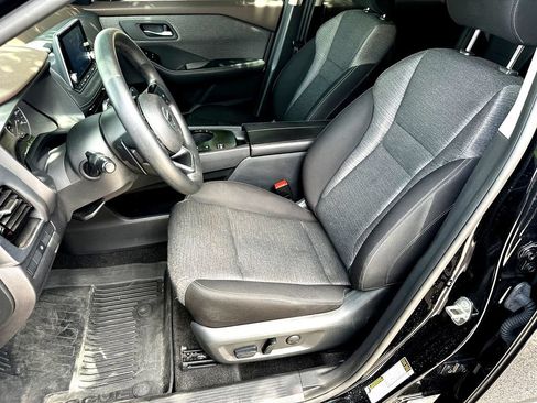 Used 2021 Nissan Rogue SV FWD image 11