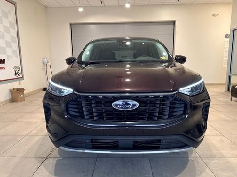 Used 2023 Ford Escape Active w/ Tech Pack #2 image 2