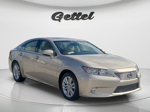 Used 2013 Lexus ES 350 w/ Premium Pkg FWD image 2