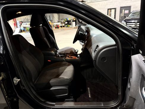 Used 2016 Dodge Charger R/T w/ Blacktop Package RWD image 26