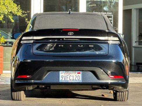 Used 2025 Toyota Prius Plug-In Hybrid image 5