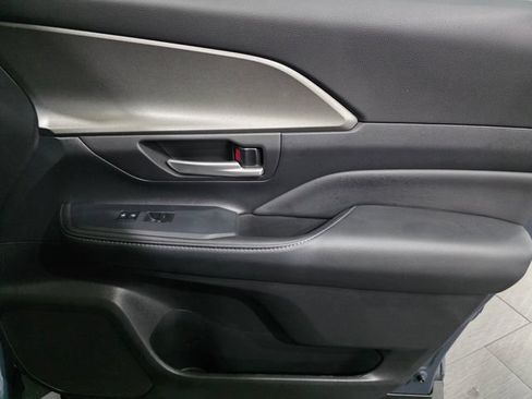 Used 2025 Toyota Grand Highlander AWD Hybrid image 13