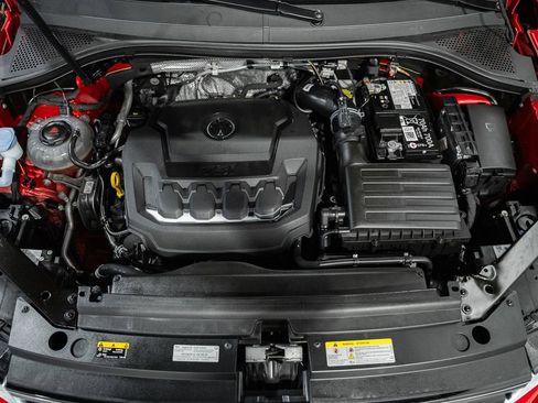 Used 2024 Volkswagen Tiguan SE R-Line image 18