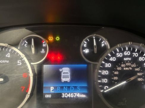 Used 2014 Toyota Tundra SR5 w/ TRD Off Road Package AWD/4WD image 14