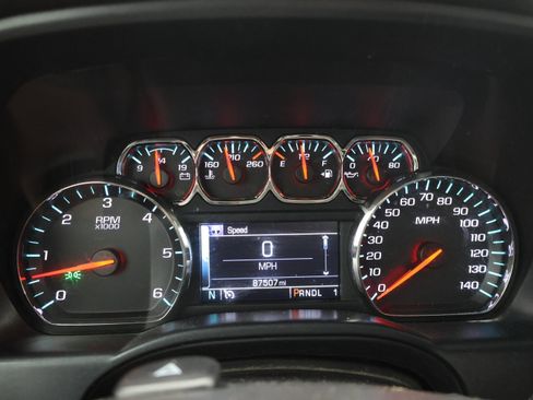 Used 2018 GMC Sierra 2500 SLE w/ HD SLE Preferred Plus Package AWD/4WD image 14