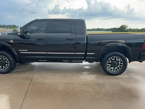 Used 2026 RAM 2500 Limited AWD/4WD image 6