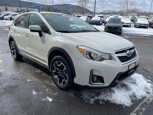 Used 2017 Subaru Crosstrek 2.0i Premium image 6