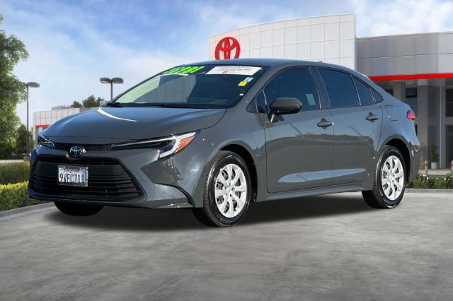 Used 2026 Toyota Corolla LE FWD image 9