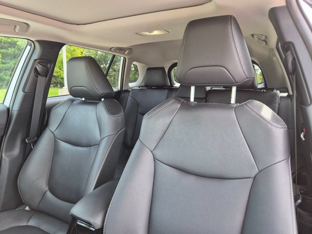 Used 2023 Toyota Corolla Cross XLE w/ Convenience Package AWD/4WD image 16