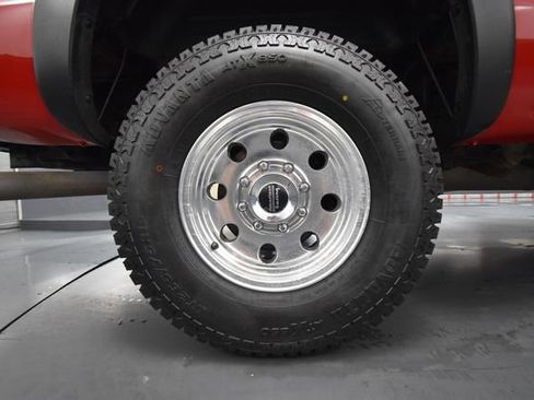 Used 2005 GMC Sierra 2500 SLT w/ Heavy-Duty Power Package image 14