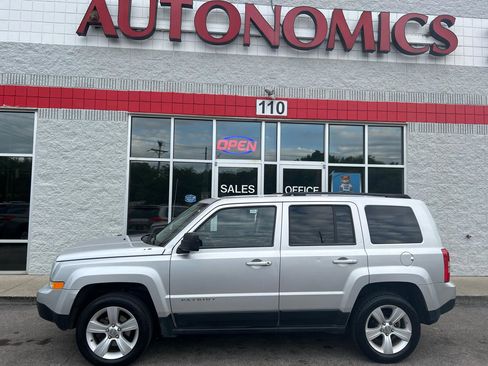 Used 2012 Jeep Patriot Latitude AWD/4WD image 3