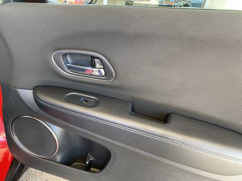 Used 2017 Honda HR-V EX image 40