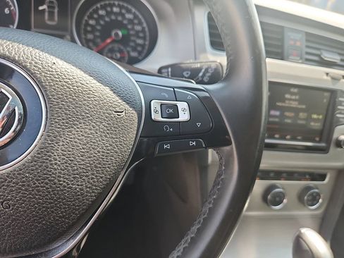 Used 2016 Volkswagen Golf SE FWD image 17