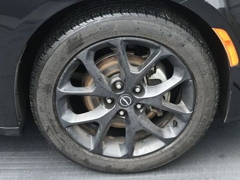 Used 2025 Chrysler Pacifica Limited image 39