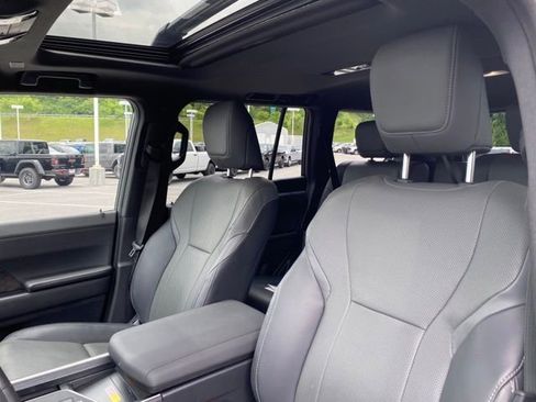 Used 2024 Lexus GX 550 w/ Accessory Package (2T) AWD/4WD image 11