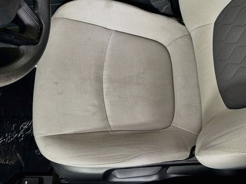 Used 2021 Toyota Corolla LE w/ Carpet Mat Package (TMS) FWD image 20