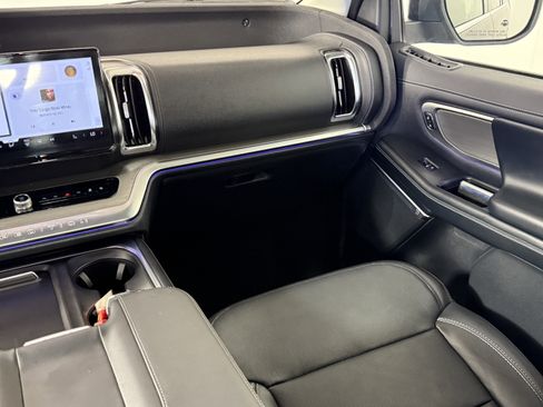 Certified 2025 Ford Expedition Platinum AWD/4WD image 13