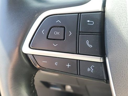 Used 2022 Toyota Highlander XLE AWD/4WD image 10