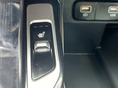 Used 2022 Kia Sorento S image 11