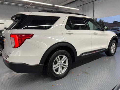 Used 2020 Ford Explorer XLT w/ Equipment Group 202A image 8