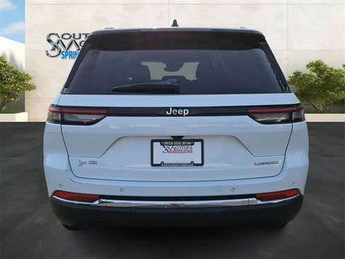 Used 2023 Jeep Grand Cherokee Laredo w/ Luxury Tech Group I RWD image 4