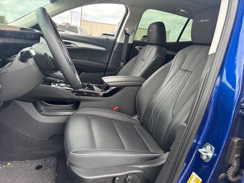 Used 2024 Buick Envision Avenir AWD/4WD image 16