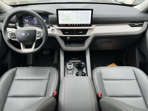 New 2025 Ford Explorer Active w/ Active Comfort Package image 23
