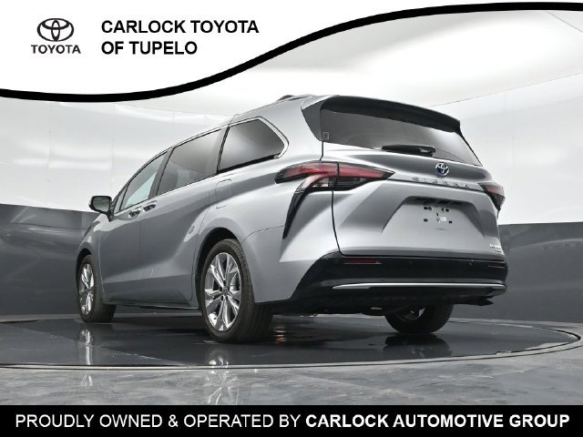 Used 2023 Toyota Sienna Platinum FWD image 62