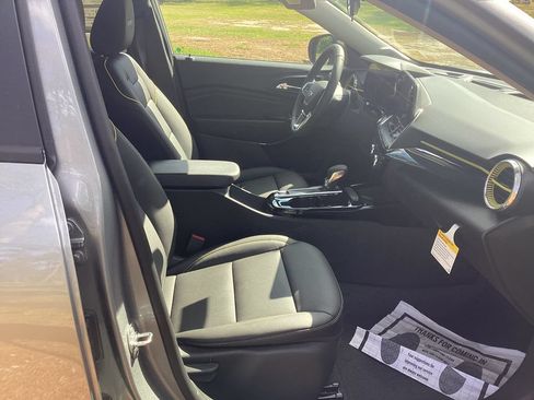 New 2026 Chevrolet Trax ACTIV w/ Sunroof Package FWD image 22