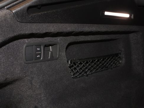 Used 2024 Audi SQ8 Prestige AWD/4WD image 98