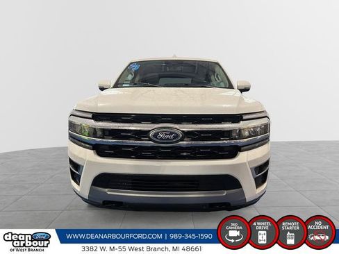 Used 2023 Ford Expedition Limited image 2