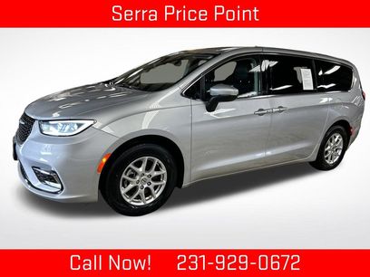 Used 2023 Chrysler Pacifica Touring-L