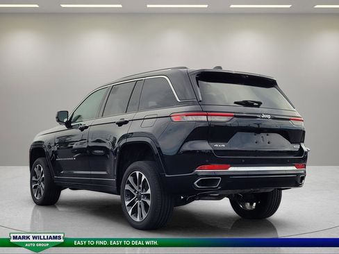 Used 2022 Jeep Grand Cherokee Overland w/ Luxury Tech Group IV AWD/4WD image 6