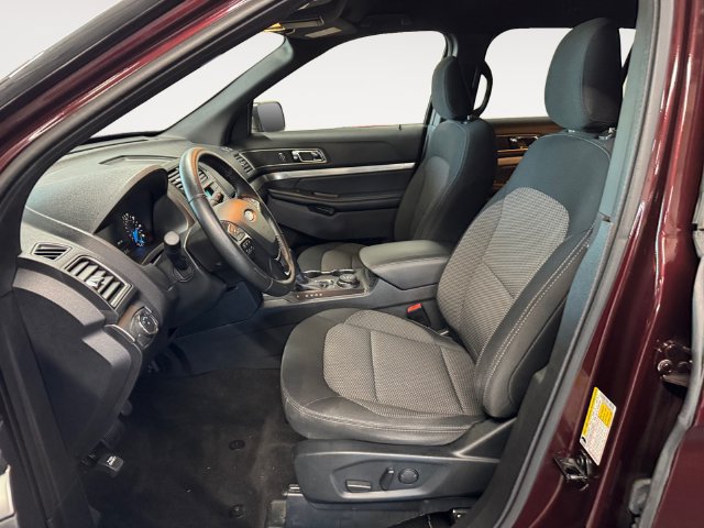 Used 2019 Ford Explorer XLT AWD/4WD image 7