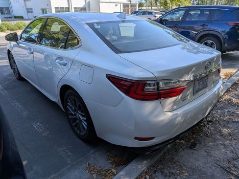 Used 2018 Lexus ES 350 w/ Premier Package image 3