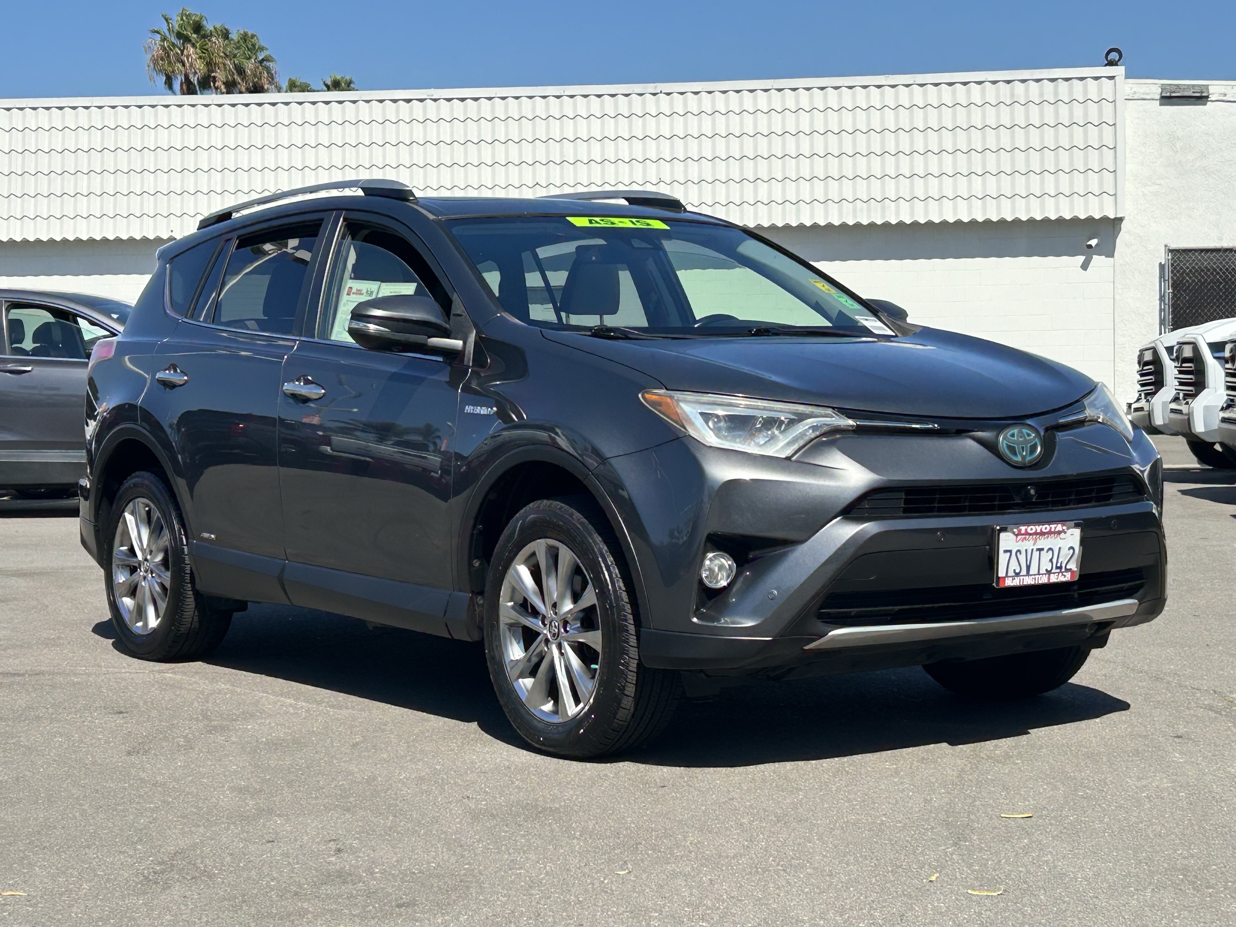 Used 2016 Toyota RAV4 Limited w/ Advanced Technology Package AWD/4WD image 2