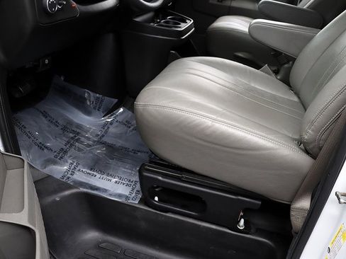 Used 2020 Chevrolet Express 2500 image 19