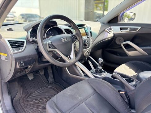 Used 2013 Hyundai Veloster image 10