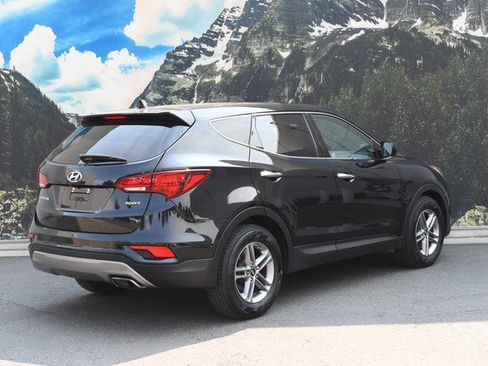 Used 2017 Hyundai Santa Fe Sport FWD image 3