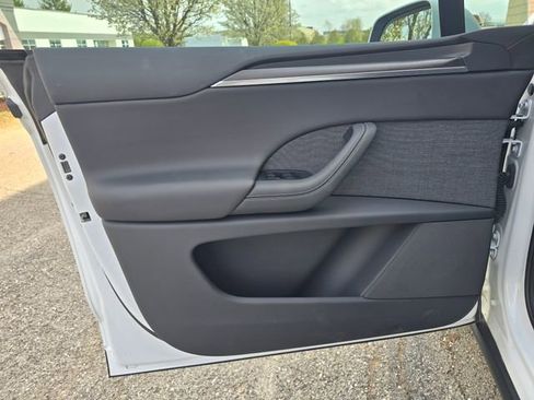 Used 2024 Tesla Model X Plaid image 16