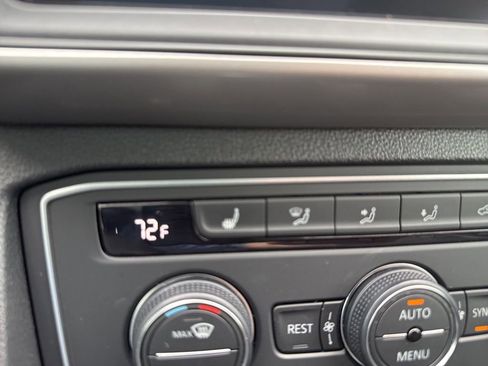 Used 2021 Volkswagen Atlas SE image 36