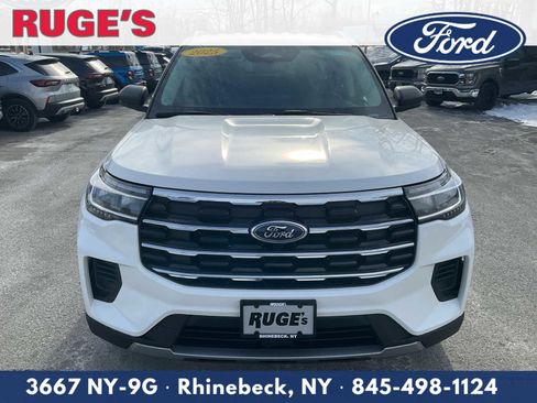 Used 2025 Ford Explorer Active image 9