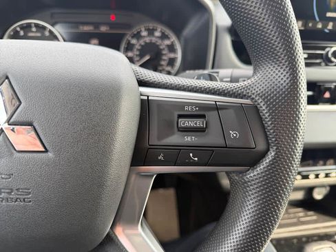 New 2026 Mitsubishi Outlander ES image 17