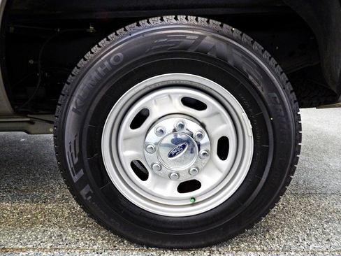 Used 2016 Ford F250 XL w/ Power Equipment Group RWD image 14